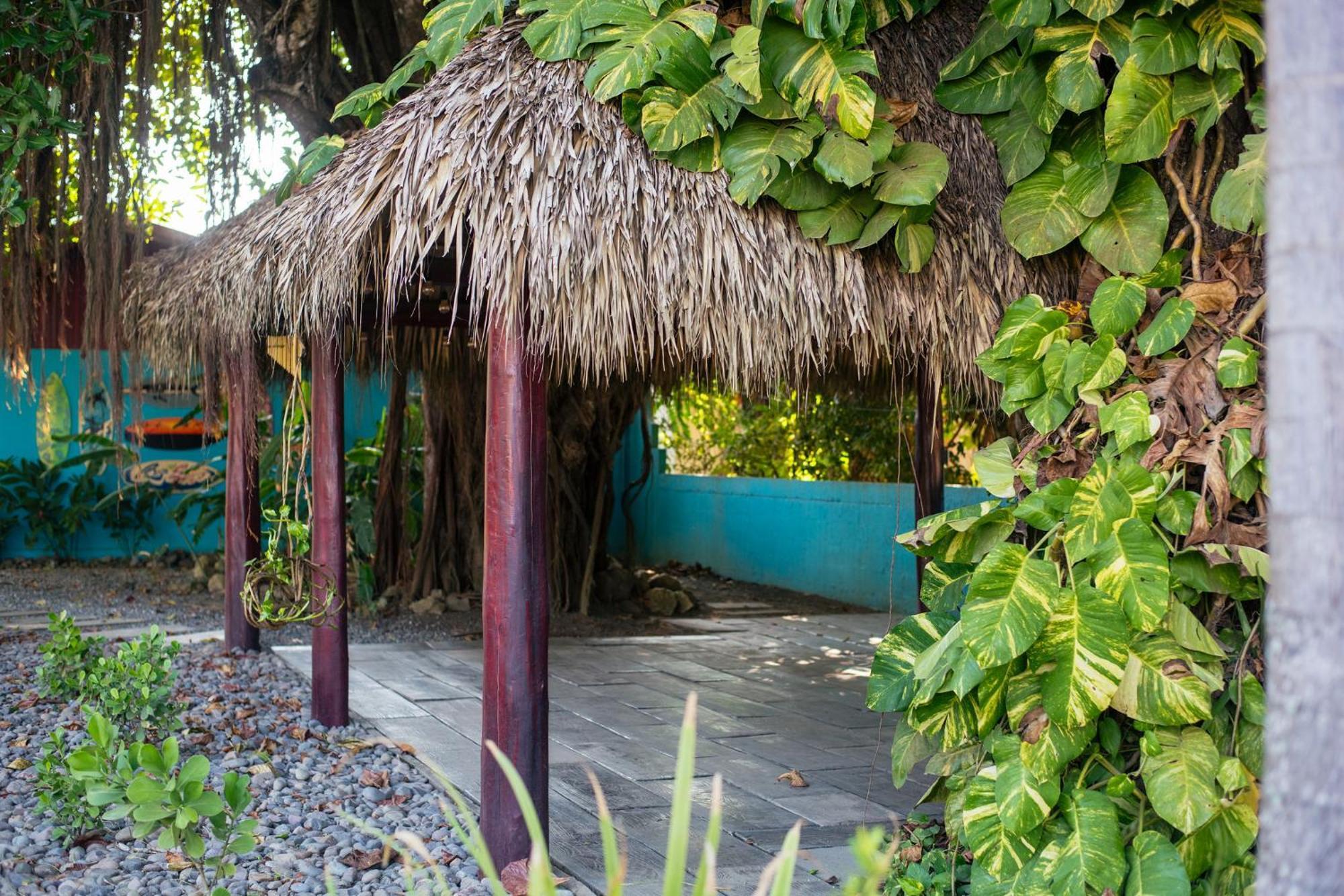 Beach Break Resort & Cr Surf Camp Jacó Buitenkant foto