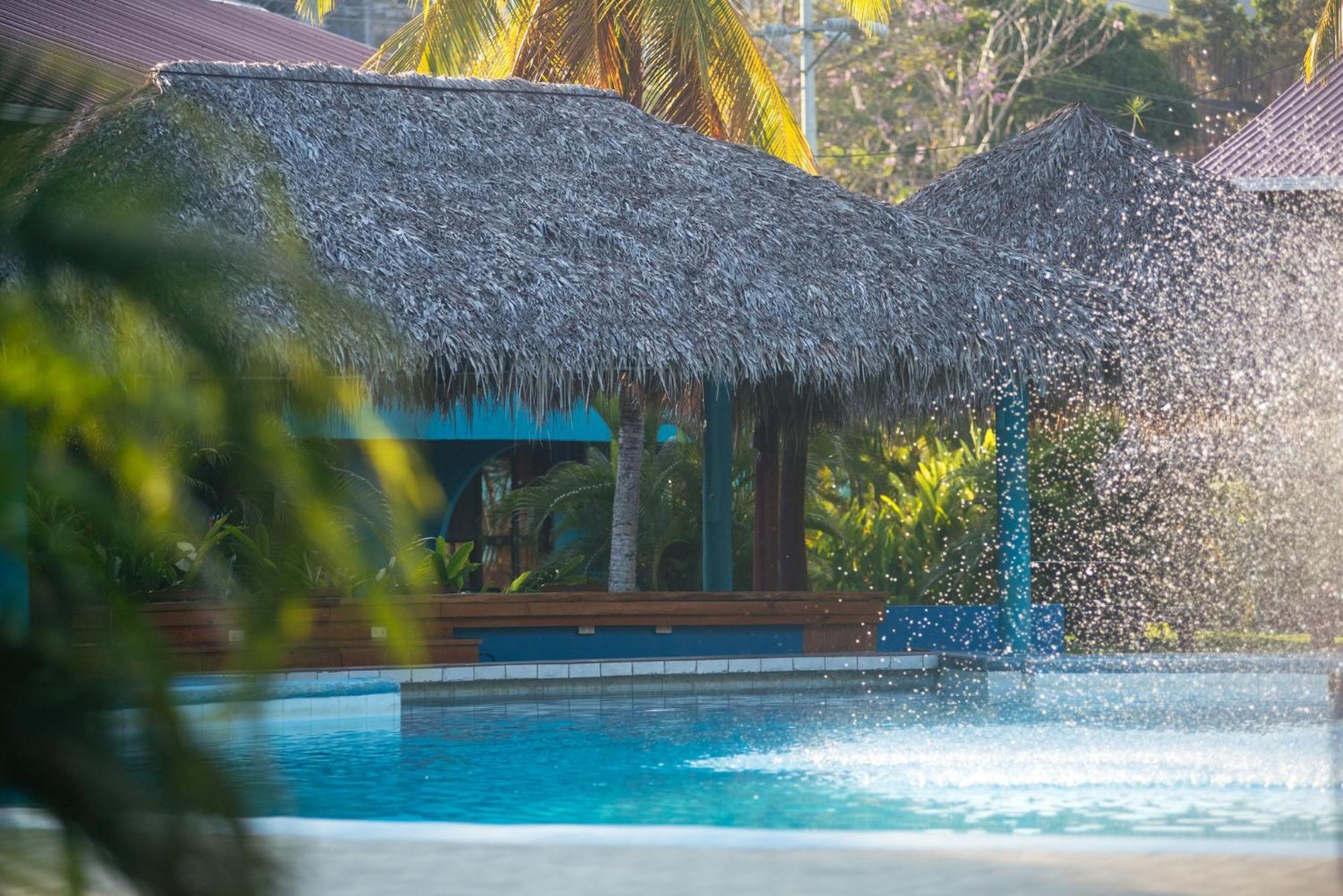 Beach Break Resort & Cr Surf Camp Jacó Buitenkant foto